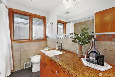 839 W Etruria Street, Seattle, WA 98119 - Photo 25