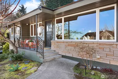 839 W Etruria Street, Seattle, WA 98119 - Photo 3