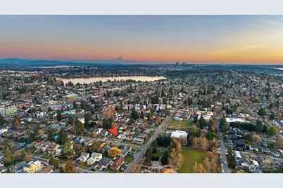 721 N 88th Street, Seattle, WA 98103 - Photo 19