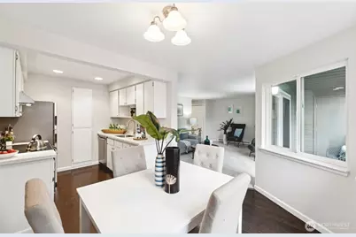 12506 NE 142nd Lane #C204, Kirkland, WA 98034 - Photo 7