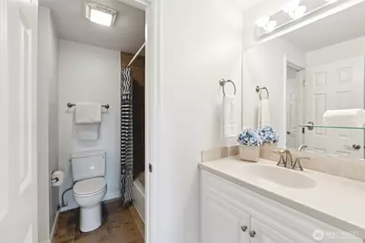 12506 NE 142nd Lane #C204, Kirkland, WA 98034 - Photo 13