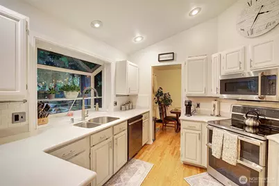 929 224th Avenue NE, Sammamish, WA 98074 - Photo 7