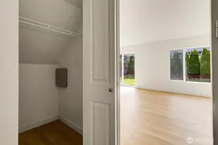 24241 SE 10th Pl, Sammamish, WA 98075 - Photo 23