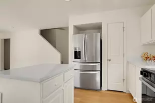 24241 SE 10th Pl, Sammamish, WA 98075 - Photo 9