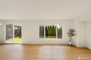 24241 SE 10th Pl, Sammamish, WA 98075 - Photo 17