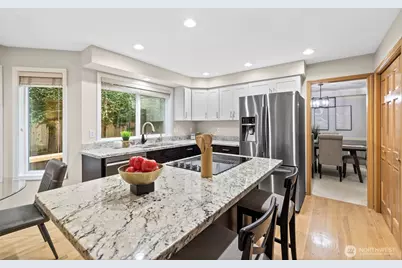 4660 244th Place SE, Sammamish, WA 98029 - Photo 9