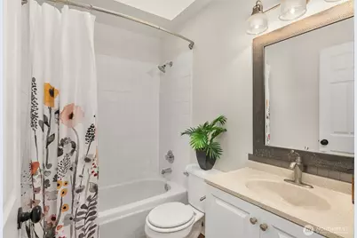 9253 Fremont Avenue N, Seattle, WA 98103 - Photo 21