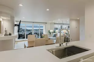 1118 Lakeview Blvd E, Seattle, WA 98102 - Photo 7