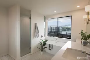 1118 Lakeview Blvd E, Seattle, WA 98102 - Photo 15