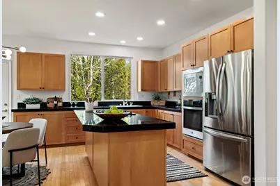 24022 SE 10th Street, Sammamish, WA 98075 - Photo 17