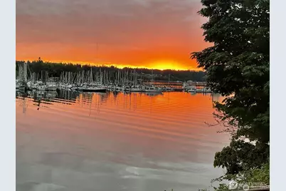 1333 East Bay Drive NE, Olympia, WA 98506 - Photo 3