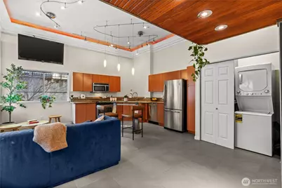 621 5th Avenue N #102, Seattle, WA 98109 - Photo 7