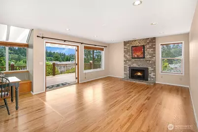 7811 146th Place SE, Newcastle, WA 98059 - Photo 9