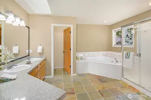 7811 146th Pl SE, Newcastle, WA 98059 - Photo 15