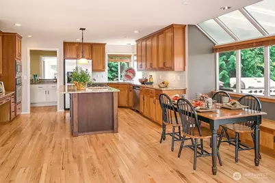 7811 146th Place SE, Newcastle, WA 98059 - Photo 7