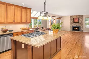 7811 146th Pl SE, Newcastle, WA 98059 - Photo 11