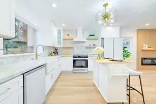 1518 NE 106th St, Seattle, WA 98125 - Photo 7