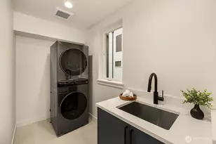 5204 Sand Point Way NE, Seattle, WA 98105 - Photo 15