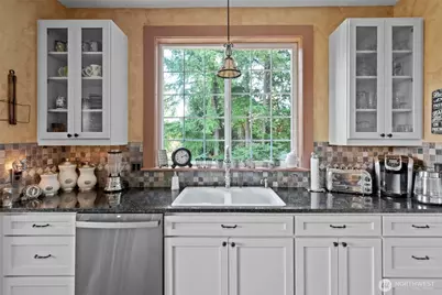 11733 Hummingbird Lane, Anacortes, WA 98221 - Photo 9