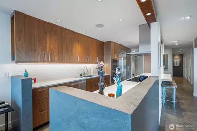 2501 Canterbury Lane E #410, Seattle, WA 98112 - Photo 11