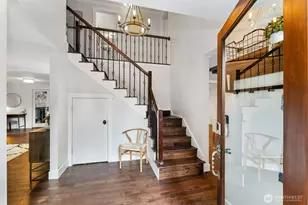 8205 NE Blakely Ct W, Bainbridge Island, WA 98110 - Photo 3