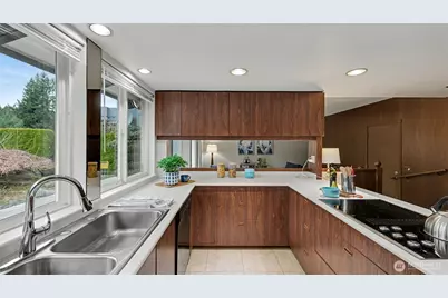 14121 SE Fairwood Boulevard, Renton, WA 98058 - Photo 9