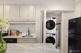 904 E Miller St, Seattle, WA 98102 - Photo 13