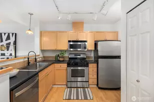 7116 Greenwood Ave N, Seattle, WA 98103 - Photo 5