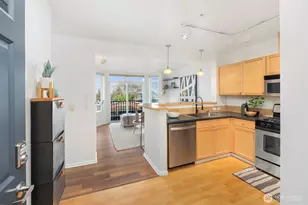 7116 Greenwood Ave N, Seattle, WA 98103 - Photo 3