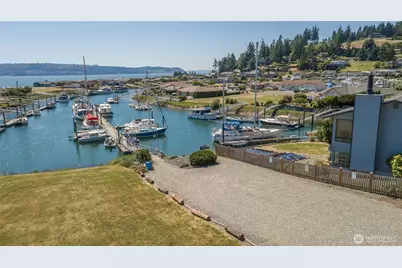 2271 Mariner Beach Drive, Oak Harbor, WA 98277 - Photo 1