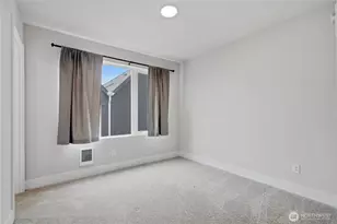 13333 Greenwood Ave N, Seattle, WA 98133 - Photo 23