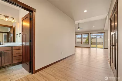 755 S Perry Avenue, East Wenatchee, WA 98802 - Photo 25