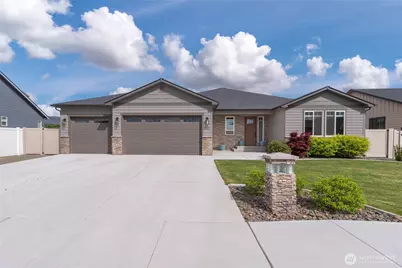 755 S Perry Avenue, East Wenatchee, WA 98802 - Photo 1