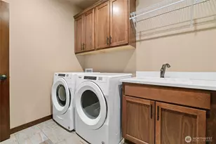 755 S Perry Ave, East Wenatchee, WA 98802 - Photo 23