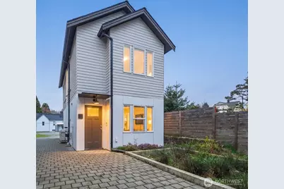 2211 17th Avenue S, Seattle, WA 98144 - Photo 1