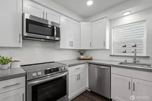 940 N 89th St, Seattle, WA 98103 - Photo 11