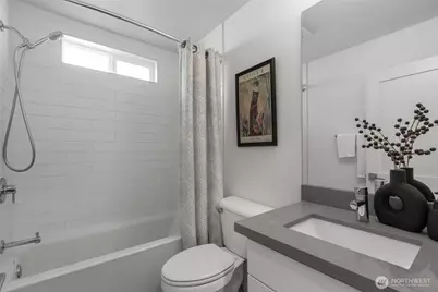 940 N 89th Street, Seattle, WA 98103 - Photo 17