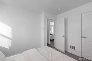 940 N 89th St, Seattle, WA 98103 - Photo 15