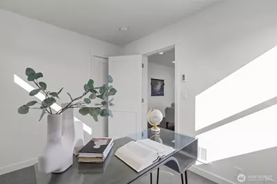 940 N 89th Street, Seattle, WA 98103 - Photo 21