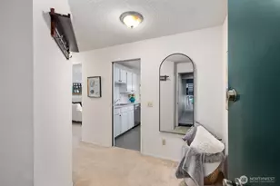 13741 15th Ave NE, Seattle, WA 98125 - Photo 3