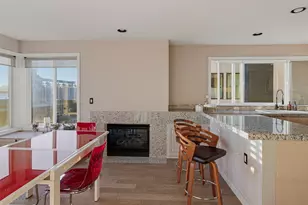 601 W Mercer Pl, Seattle, WA 98119 - Photo 19