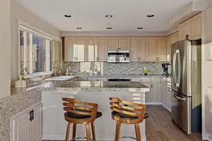 601 W Mercer Pl, Seattle, WA 98119 - Photo 13