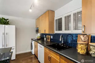 632 13th Ave E, Seattle, WA 98102 - Photo 17