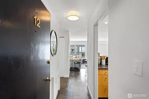 632 13th Ave E, Seattle, WA 98102 - Photo 3