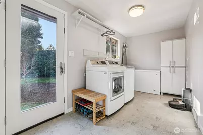 11537 Corliss Avenue N, Seattle, WA 98133 - Photo 15