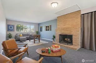 11537 Corliss Ave N, Seattle, WA 98133 - Photo 17