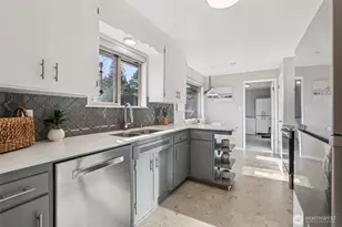 11537 Corliss Ave N, Seattle, WA 98133 - Photo 11