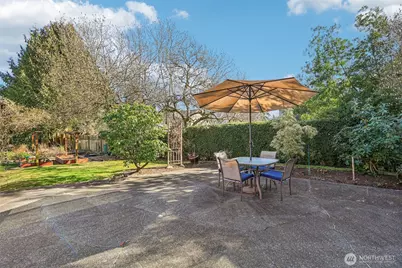 11537 Corliss Avenue N, Seattle, WA 98133 - Photo 29