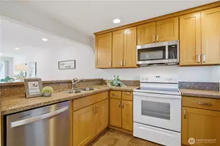 12740 NE 10th Pl, Bellevue, WA 98005 - Photo 9