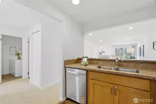 12740 NE 10th Pl, Bellevue, WA 98005 - Photo 11